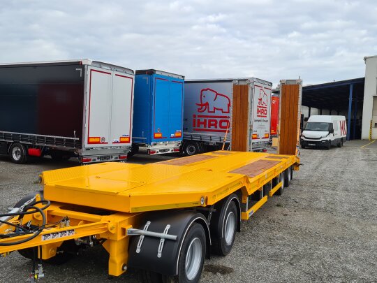 Przyczepy niskopodwoziowe z&nbsp;obrotnicą